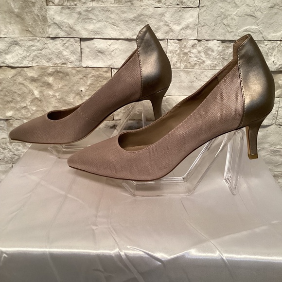 Donald J Pliner Flory kitten heel pumps - Picture 2 of 8